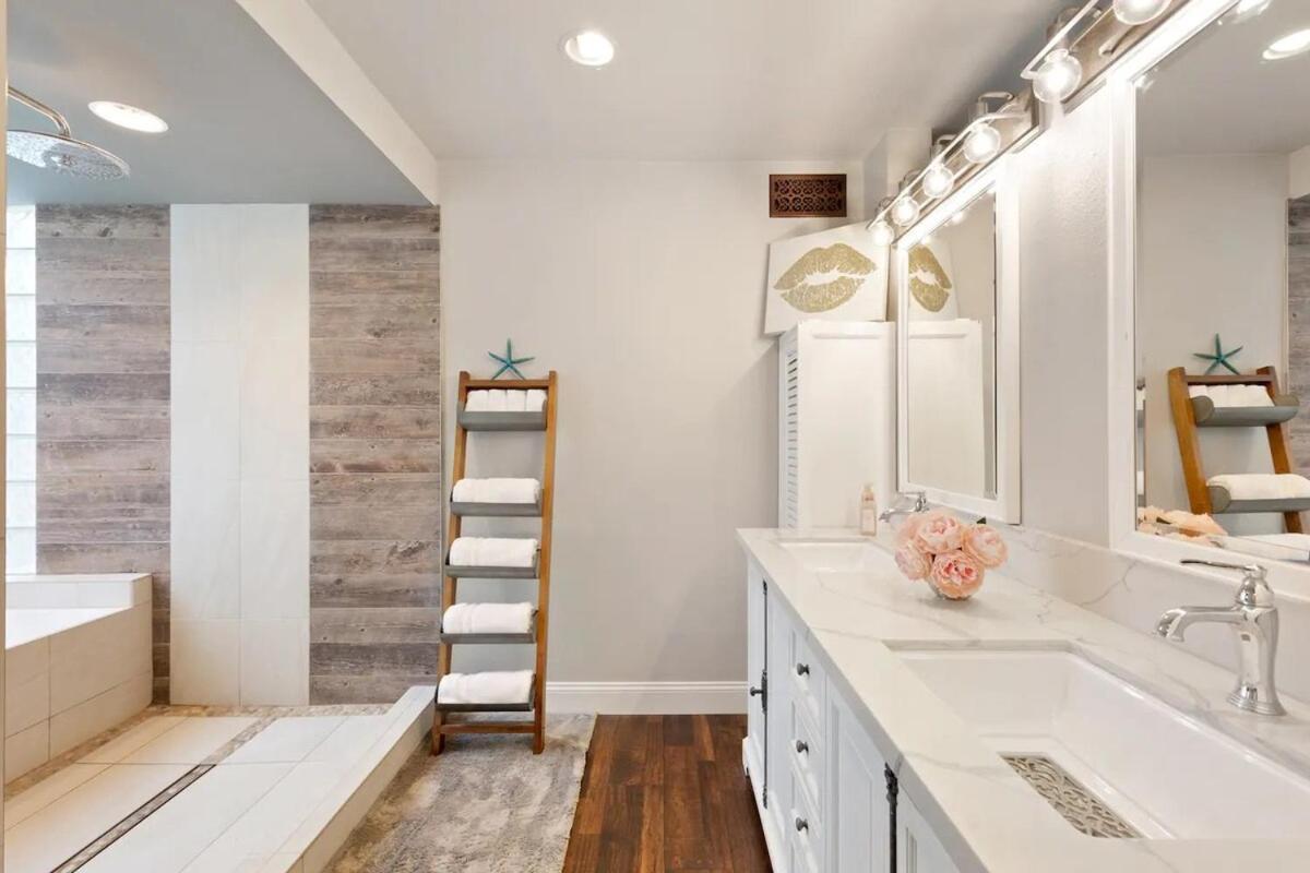 Elegant Beach Living, Just Blocks To The Sand Huntington Beach Extérieur photo
