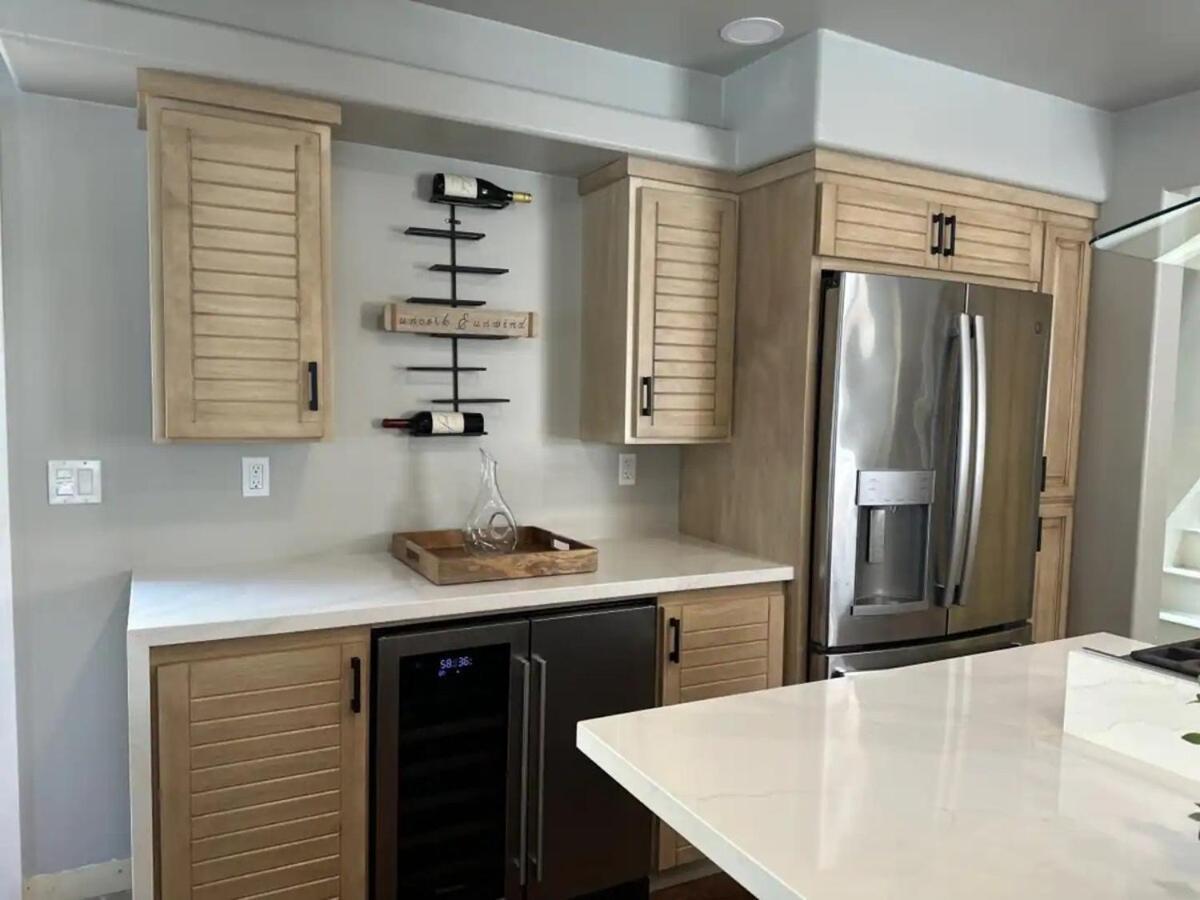 Elegant Beach Living, Just Blocks To The Sand Huntington Beach Extérieur photo