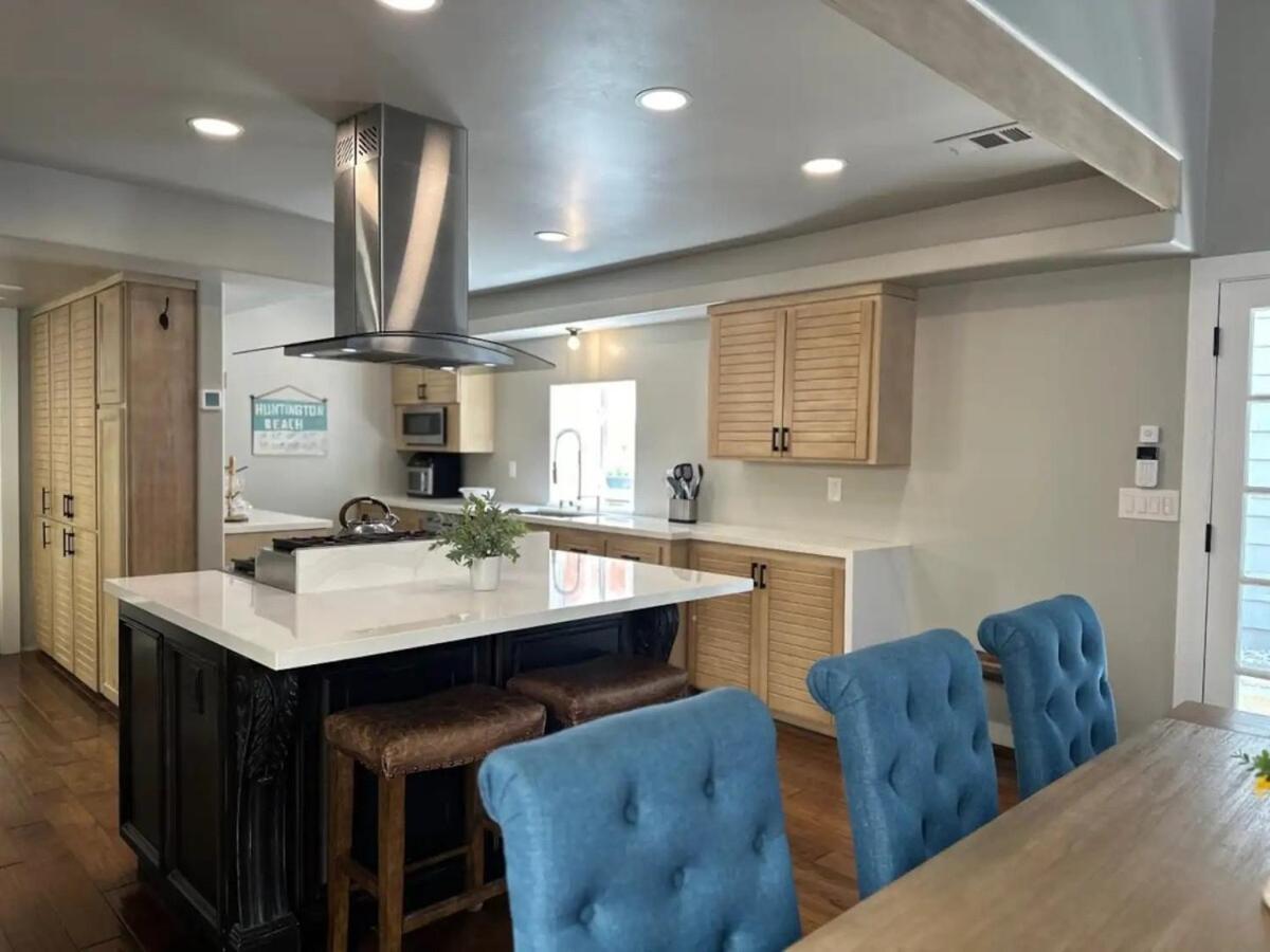 Elegant Beach Living, Just Blocks To The Sand Huntington Beach Extérieur photo